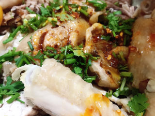 8、椒麻鸡,拌匀