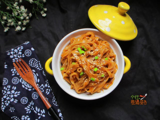 14、甜水面,外咸里淡而且相当的有嚼头，调料集合了麻、辣、甜、鲜让人回味无穷