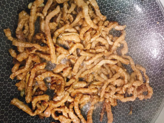 13、包菜炒肉丝,炒至9成熟