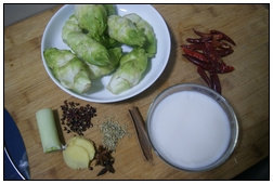 1、香水儿菜,准备好上述所需食材。