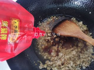 12、火山土豆泥,再加上一点点番茄酱，翻炒炒匀。