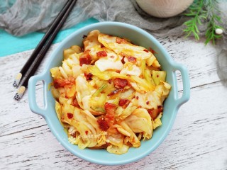 15、爆炒卷心菜,这样爆炒出的卷心菜会有一股鱼香味哦！