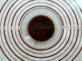 10、凉拌腐竹,生抽，蚝油，盐，芝麻油混合均匀