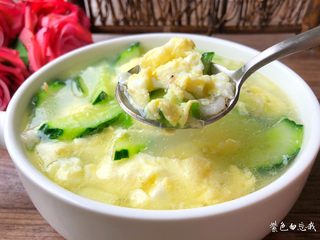 8、青瓜蛋花汤,清淡美味的黄瓜蛋花汤做好了，好喝不上火，特别适合夏天食用。