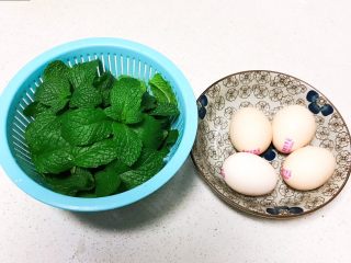 1、薄荷厚蛋烧,刚刚采下来的薄荷，土鸡蛋