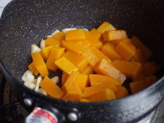 7、芙蓉南瓜,加入南瓜块