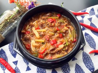 17、无肉不欢之鸡杂粉条,出锅装盘。