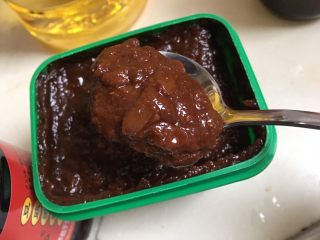 21、麻婆豆腐,加入豆瓣酱