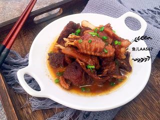 14、铁锅炖大鹅,装盘食用