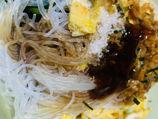 17、凉拌菠菜粉丝,1勺白糖；