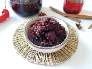 18、菌菇素辣酱,夹馍拌饭拌面条。