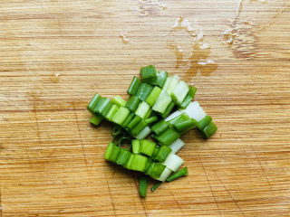 6、酸菜炖粉条,葱花