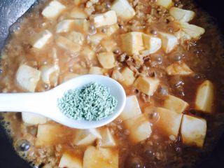 14、洋葱肉末烩豆腐,加1小勺蔬之鲜