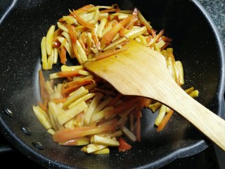 11、耗油双丝,翻炒均匀即可出锅