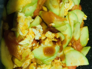 14、番茄炒西葫芦,加蚝油;