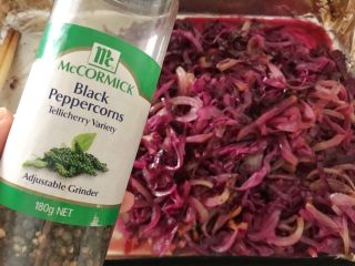 19、#酸味#焗烤洋葱紫甘蓝,再撒上点黑胡椒,