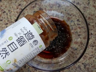 11、清蒸鱼,11．加一勺素食佐餐酱或海鲜酱均可，加适量白砂糖。