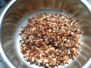 7、腊肉粽子,香肠腊肉切丁备用