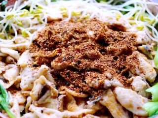 21、#辣味#麻辣水煮鱼,撒上辣椒粉