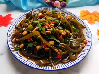 1、凉拌海带丝（内附凉拌汁制作方法）,美美图片来一张。
