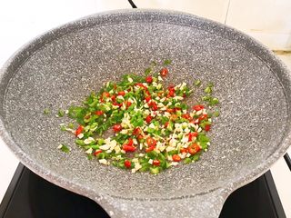 18、家常蚝汁烧茄子,翻炒均匀