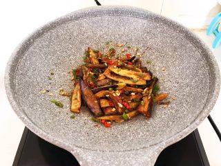 23、家常蚝汁烧茄子,翻炒2分钟即可