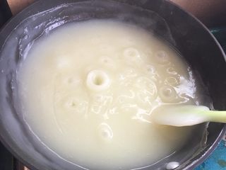 5、四川凉糕,加热约5到10分钟,完全熟透