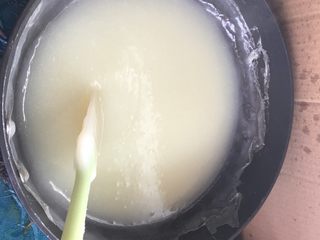 6、四川凉糕,气泡消失后装碗