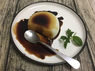 11、四川凉糕,放凉后淋在凉糕上,一款美味的四川小吃就做好了