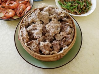 11、麻辣粉蒸排骨,上桌