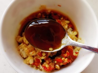 10、蒜蓉粉丝蒸金针菇,加一勺蚝油