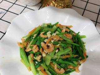 13、芹菜炒胡萝卜,装盘