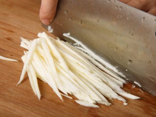 3、鱼香肉丝,茭白切丝