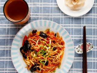 9、鱼香肉丝,美味哒鱼香肉丝就做好啦