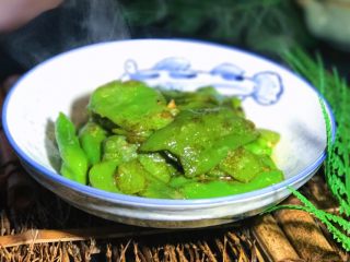 15、家常手撕虎皮尖椒,脆脆的，酸甜可口……????????