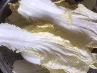 3、大白菜炖粉条,大白菜清洗干净