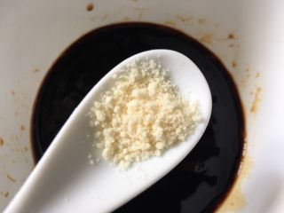 10、大白菜炖粉条,少许鸡精，少许盐，少许糖