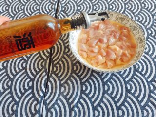 4、最适合用勺子吃的菜——宫保鸡丁,料酒；