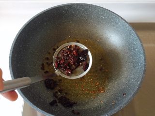 18、最适合用勺子吃的菜——宫保鸡丁,捞净；