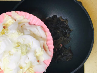 12、火腿娃娃菜,投入娃娃菜