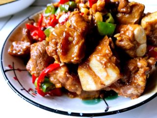 10、双椒排骨,起锅