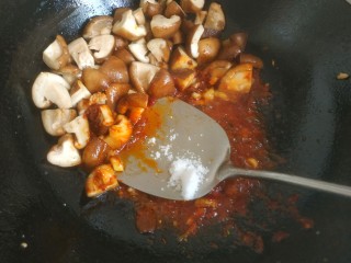 15、香菇肉末豆腐,加入少量白糖