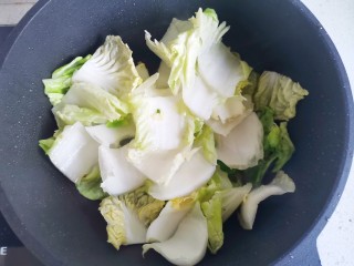 4、白菜炒豆腐,加入白菜，