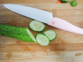 4、荷塘月色--缤纷蔬菜炒藕片,5、	黄瓜切成片