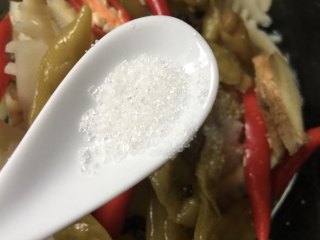 13、泡椒春笋,加入白糖