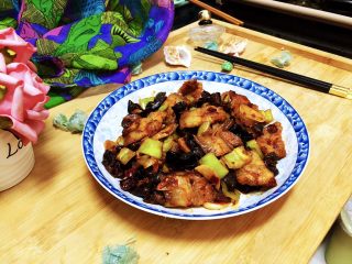 26、嫩绿纷红不自愁➕尖椒木耳回锅肉,成品