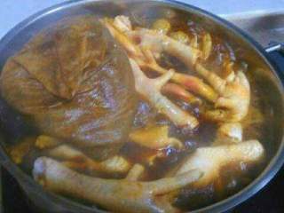 14、各种各样的卤菜,煮10分钟后放入鸡脚