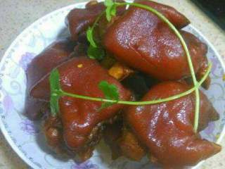 17、各种各样的卤菜,卤好的猪脚