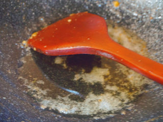 10、腐乳空心菜,热油下锅