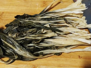 4、香辣梅干菜 超级下饭,去头